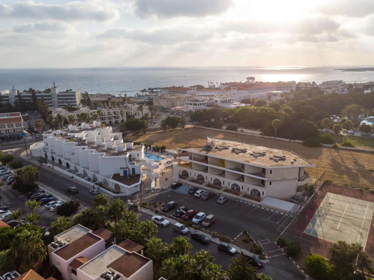 Pandream Hotel Apartments Paphos Bagian luar foto