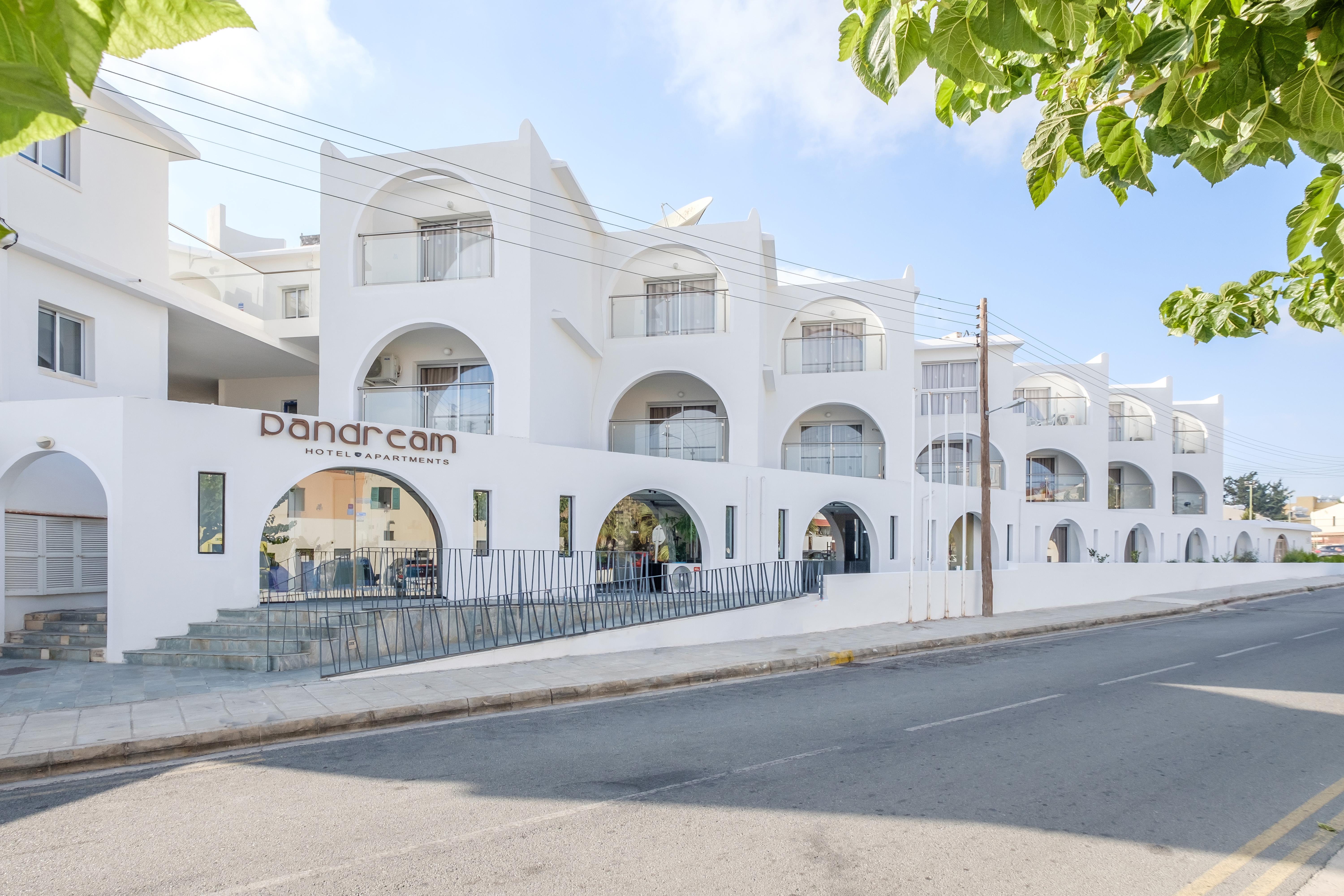 Pandream Hotel Apartments Paphos Bagian luar foto