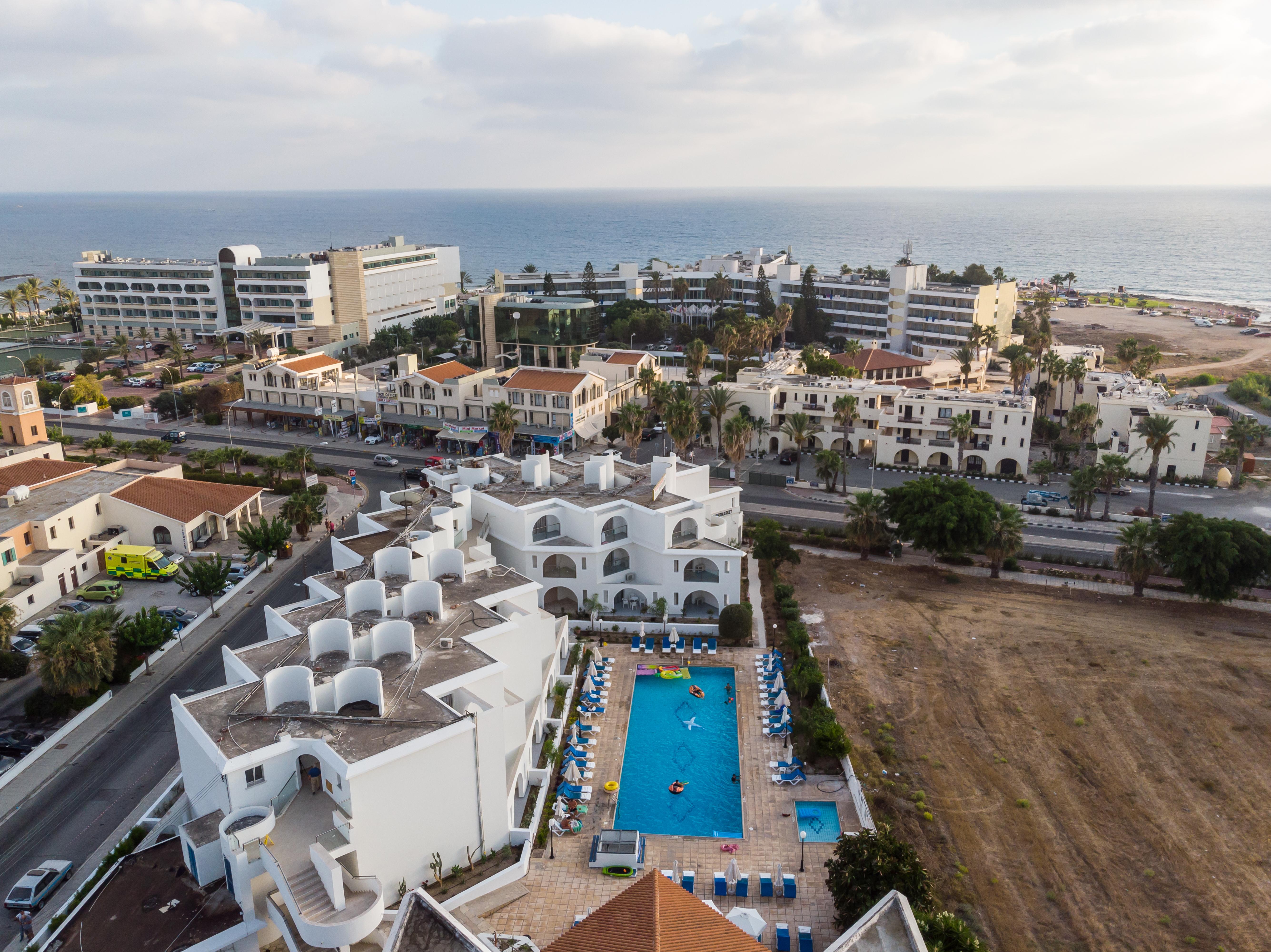 Pandream Hotel Apartments Paphos Bagian luar foto