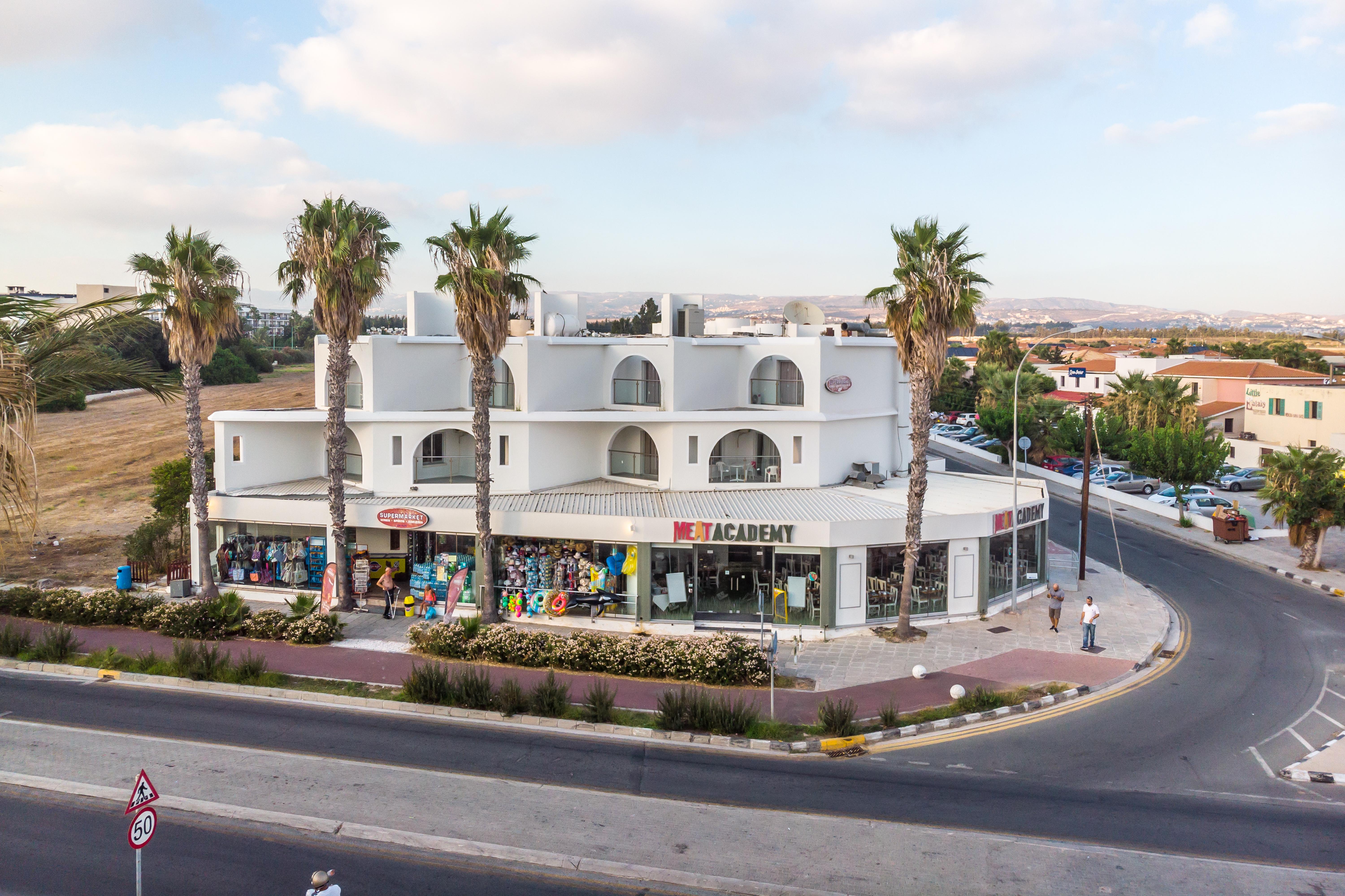 Pandream Hotel Apartments Paphos Bagian luar foto