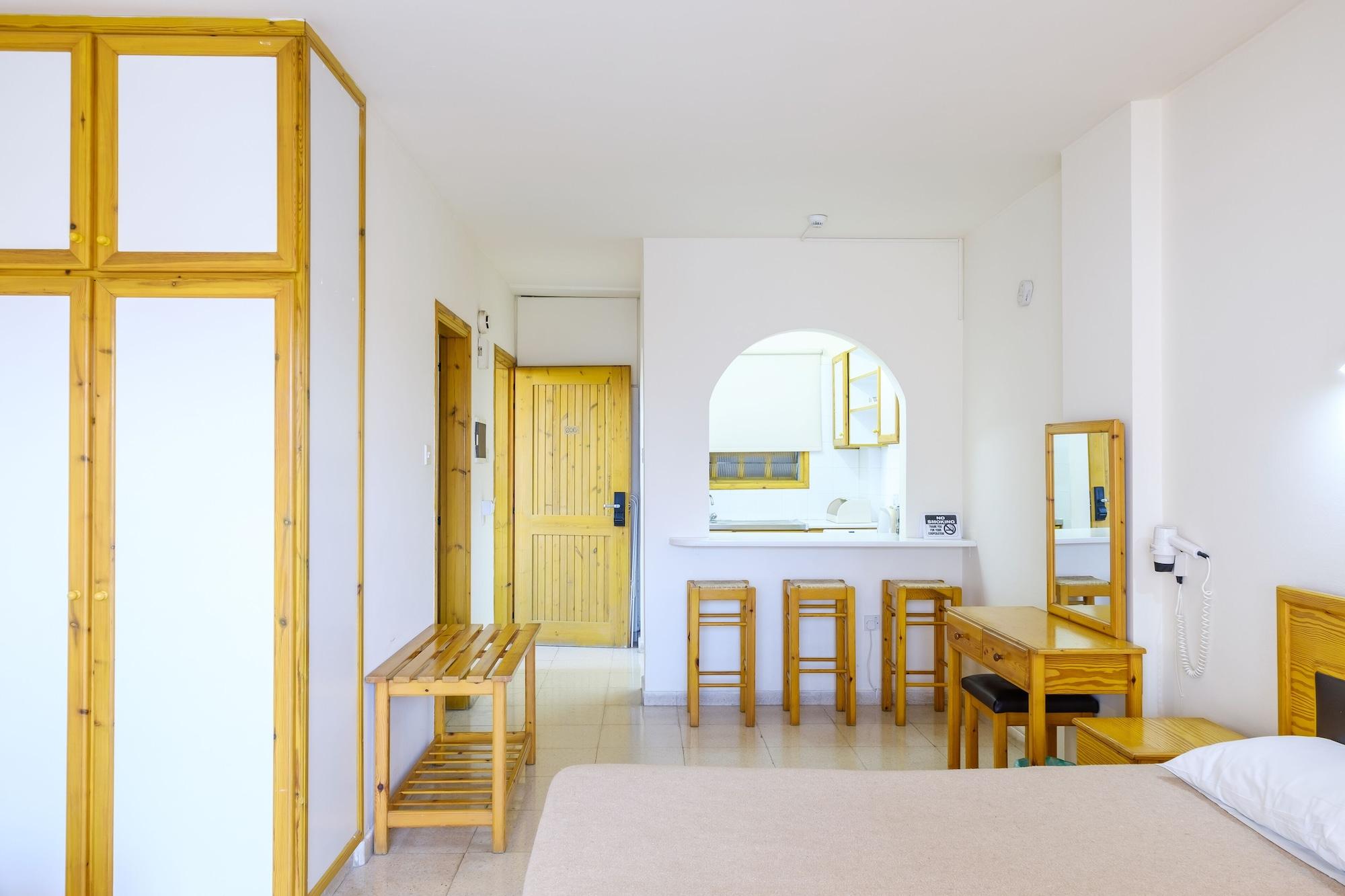 Pandream Hotel Apartments Paphos Bagian luar foto