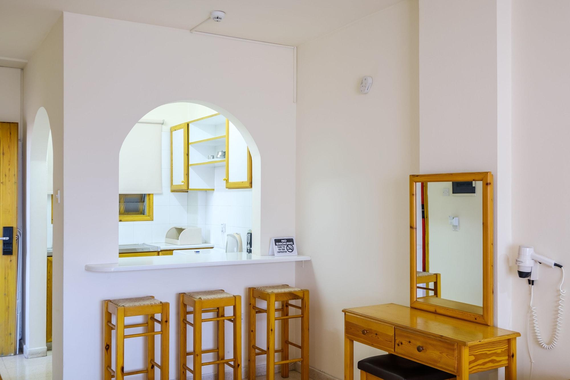 Pandream Hotel Apartments Paphos Bagian luar foto