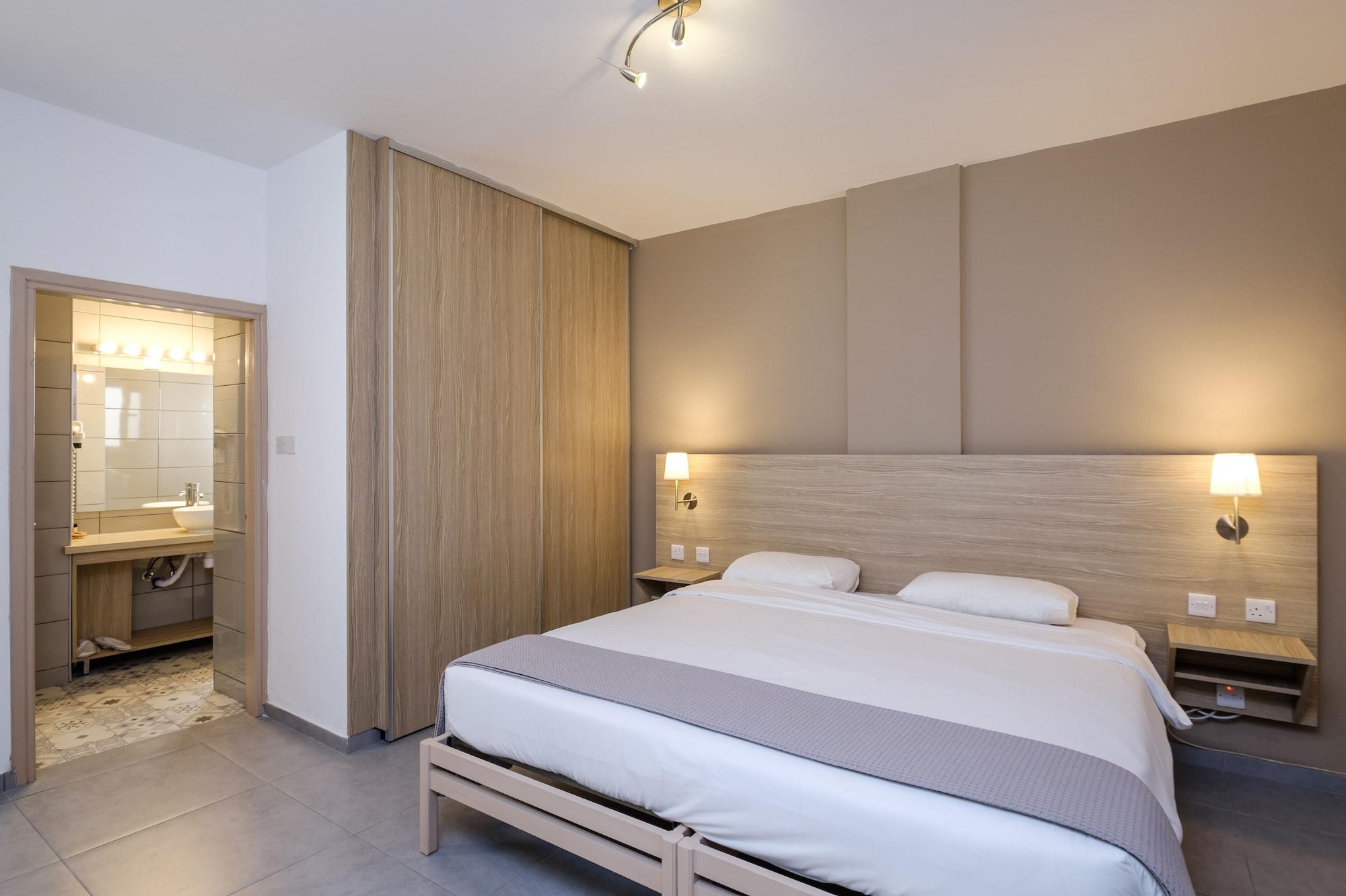 Pandream Hotel Apartments Paphos Bagian luar foto