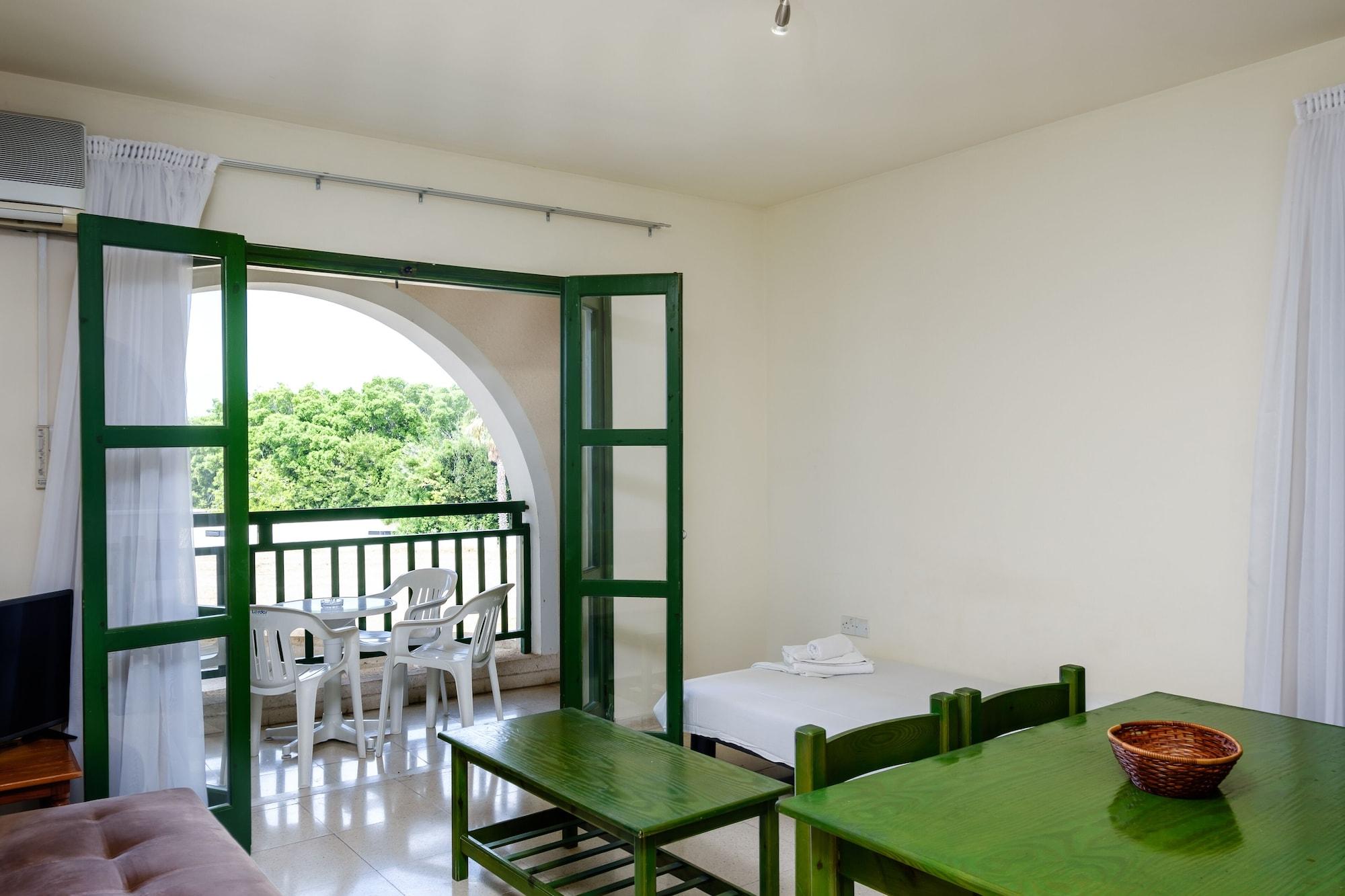 Pandream Hotel Apartments Paphos Bagian luar foto
