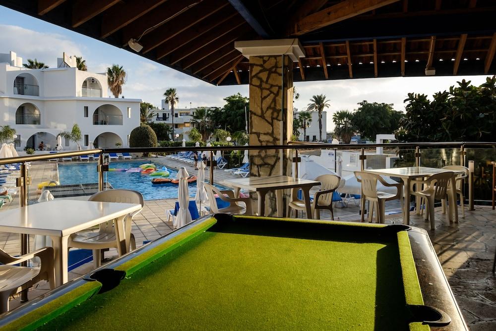 Pandream Hotel Apartments Paphos Bagian luar foto