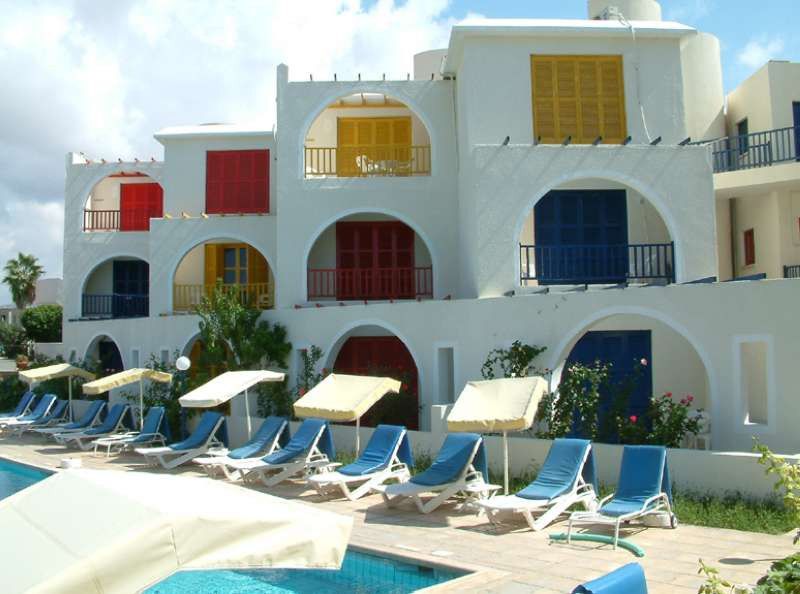 Pandream Hotel Apartments Paphos Bagian luar foto