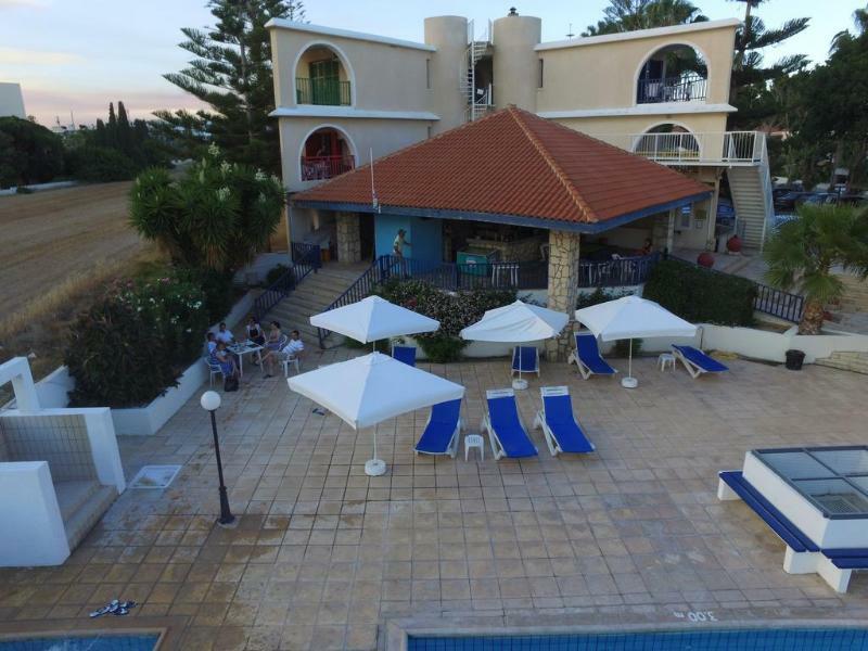 Pandream Hotel Apartments Paphos Bagian luar foto