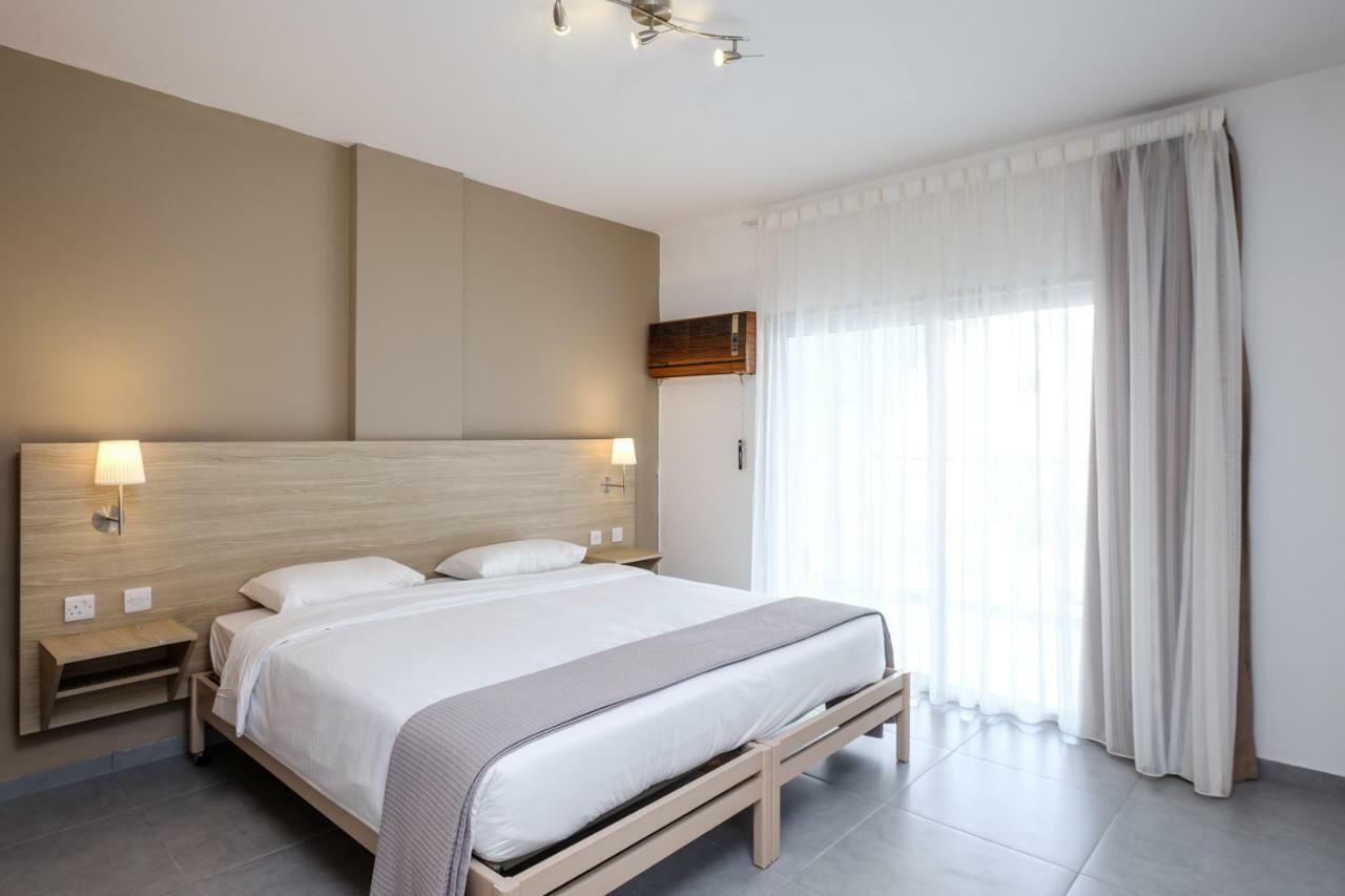 Pandream Hotel Apartments Paphos Bagian luar foto