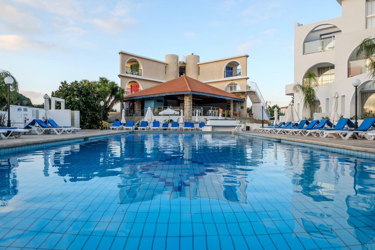 Pandream Hotel Apartments Paphos Bagian luar foto