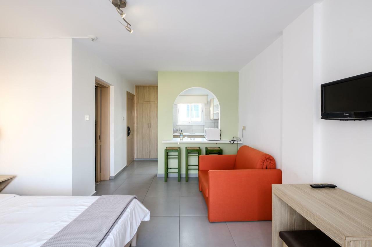 Pandream Hotel Apartments Paphos Bagian luar foto
