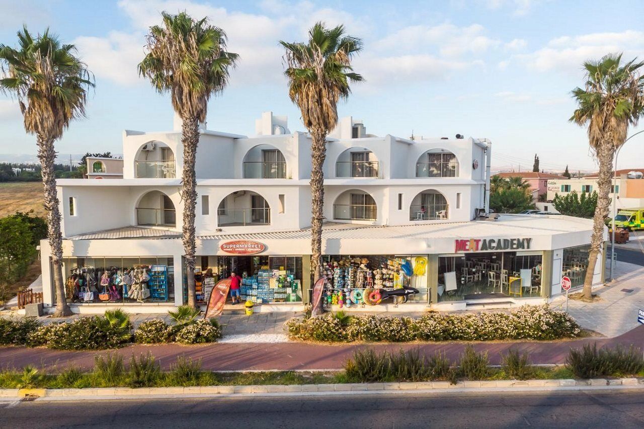 Pandream Hotel Apartments Paphos Bagian luar foto