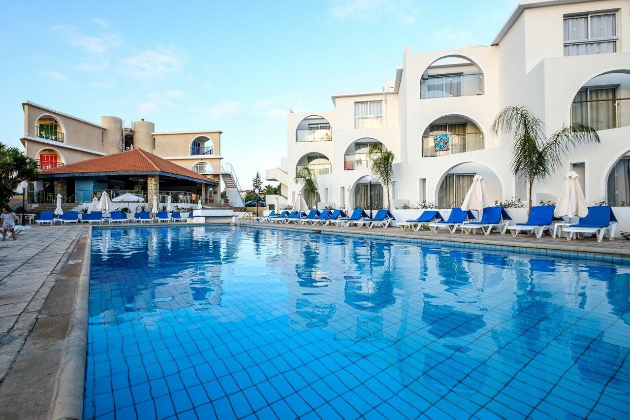 Pandream Hotel Apartments Paphos Bagian luar foto